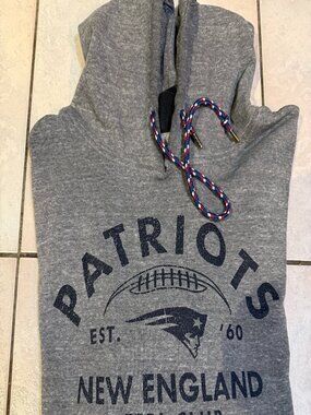 New England Patriots Hoodie XL Gray NFL Team Apparel Pullover Fleece w/Hood Logo